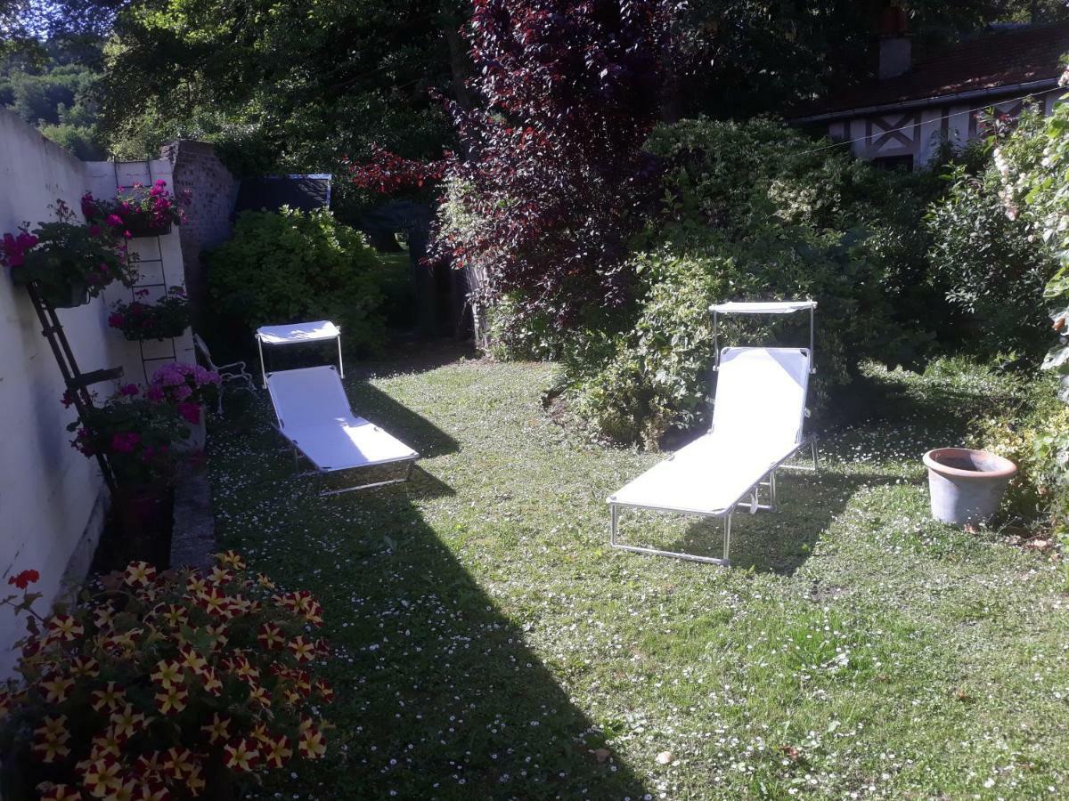 Au Bord Du Montville